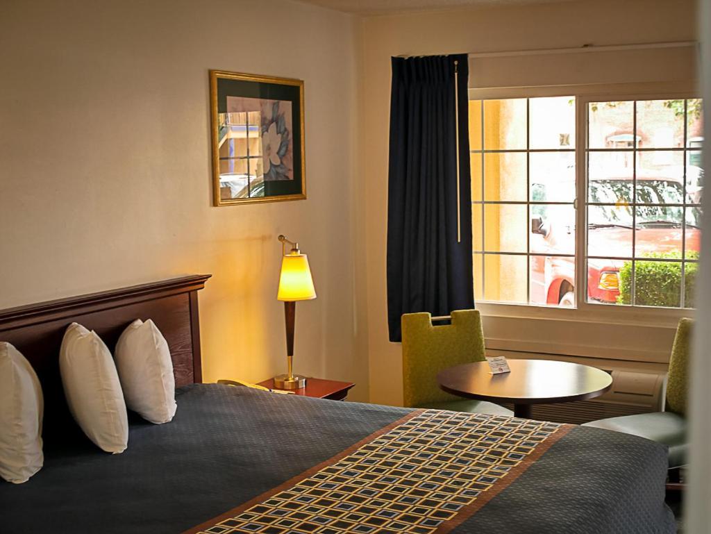 Americas Best Value Inn - Chico Exteriör bild